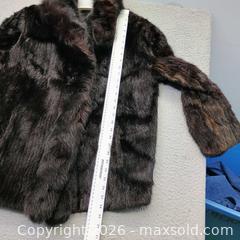 MaxSold Auction: Female fur coat brown excellent condition - Waterford (New Jersey, USA) SELLER MANAGED Downsizing Online Auction - Chew Road