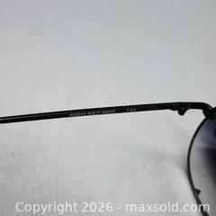 MaxSold Auction: Quay Australia sun glasses New with case  - Waterford (New Jersey, USA) SELLER MANAGED Downsizing Online Auction - Chew Road