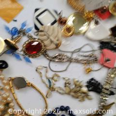 MaxSold Auction: Treasure hunt jewelry  - Waterford (New Jersey, USA) SELLER MANAGED Downsizing Online Auction - Chew Road