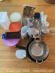 MaxSold Auction: Assorted Kitchenware - Toronto (Ontario, Canada) PARTNER MANAGED Downsizing Online Auction - Dawlish Avenue