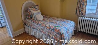 MaxSold Auction: Wicker Headboard Daybed with Mattress & Floral Bedding - Toronto (Ontario, Canada) PARTNER MANAGED Downsizing Online Auction - Dawlish Avenue