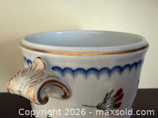 MaxSold Auction: Richard Ginori Italian Porcelain Cachepots Planters  - Toronto (Ontario, Canada) PARTNER MANAGED Estate Sale Online Auction - Leacock Crescent