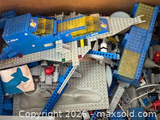 MaxSold Auction: Two Boxes of Vintage LEGO Pieces with Manuals – As Found - Toronto (Ontario, Canada) PARTNER MANAGED Estate Sale Online Auction - Leacock Crescent