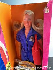 MaxSold Auction: Kenner The Bionic Woman Jaime Sommers Fashion Doll (Mission Purse) - Woodstock (Ontario, Canada) PARTNER MANAGED Downsizing Online Auction - Buller Street