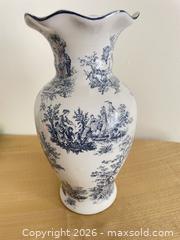 MaxSold Auction: Blue Toile Du Joey Design Print Vase - Kingston (Ontario, Canada) PARTNER MANAGED Downsizing Online Auction - Burbrook Road