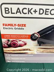 MaxSold Auction: NEW in BOX  Black & Decker Family Size Electric Griddle - Kingston (Ontario, Canada) PARTNER MANAGED Downsizing Online Auction - Burbrook Road