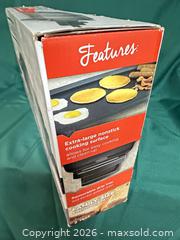 MaxSold Auction: NEW in BOX  Black & Decker Family Size Electric Griddle - Kingston (Ontario, Canada) PARTNER MANAGED Downsizing Online Auction - Burbrook Road