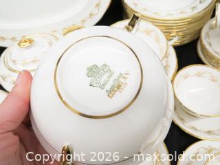 MaxSold Auction: AYNSLEY LOUIS XV  WHITE AND GOLD DINNER SERVICES - Toronto (Ontario, Canada) PARTNER MANAGED Downsizing Online Auction - Research Road (STORAGE)