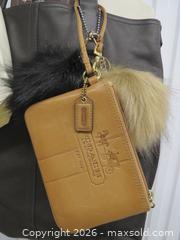 MaxSold Auction: Coach Leather Tote Brown/Tan Caramel (Full-Grain Cowhide) - Toronto (Ontario, Canada) PARTNER MANAGED Downsizing Online Auction - Research Road (STORAGE)