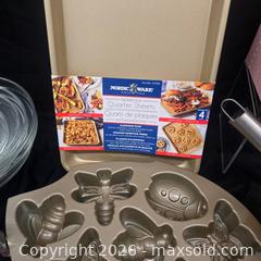 MaxSold Auction: DESIGNER BAKING LOT SILPAT,NORDICWARE,PYREX and MORE - Toronto (Ontario, Canada) PARTNER MANAGED Downsizing Online Auction - Research Road (STORAGE)