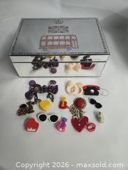 MaxSold Auction:  MIRRORED JEWELLRY BOX WITH ASSORTED COSTUME JEWELLRY - Toronto (Ontario, Canada) PARTNER MANAGED Downsizing Online Auction - Research Road (STORAGE)