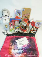MaxSold Auction: Peanuts Snoopy & LeSportsac Collectible Lot — Bags & Toys - Toronto (Ontario, Canada) PARTNER MANAGED Downsizing Online Auction - Research Road (STORAGE)