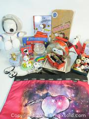 MaxSold Auction: Peanuts Snoopy & LeSportsac Collectible Lot — Bags & Toys - Toronto (Ontario, Canada) PARTNER MANAGED Downsizing Online Auction - Research Road (STORAGE)