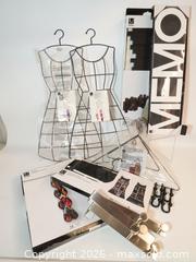 MaxSold Auction: UMBRA ASSORTED CLOSET ORGANIZING ACCESSORIES - Toronto (Ontario, Canada) PARTNER MANAGED Downsizing Online Auction - Research Road (STORAGE)