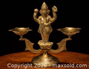 MaxSold Auction: Antique Brass Lakshmi Oil Lamp (Diya) – Gallery-Worthy Statement Piece - Newmarket (Ontario, Canada) SELLER MANAGED Downsizing Online Auction -  Brimson Drive (STORAGE)
