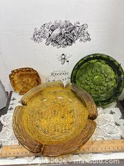 MaxSold Auction: Lot of 3 Amber and Green Glass Ashtrays/Dishes Bubble has tiny chip  - Gull Lake (Alberta, Canada) SELLER MANAGED Reseller Online Auction -  Stuart Avenue