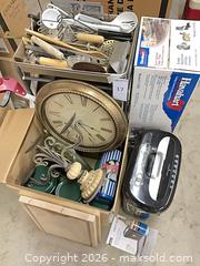 MaxSold Auction: Mixed Household Lot: Kitchen Utensils, Clock, Shredder, Cart - Glendale (California, USA) PARTNER MANAGED Downsizing Online Auction - Raymond Avenue