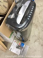 MaxSold Auction: Mixed Household Lot: Kitchen Utensils, Clock, Shredder, Cart - Glendale (California, USA) PARTNER MANAGED Downsizing Online Auction - Raymond Avenue