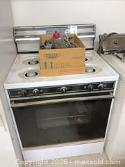 MaxSold Auction: Montgomery Ward by Tappan Freestanding Gas Range (4-Burner) - Glendale (California, USA) PARTNER MANAGED Downsizing Online Auction - Raymond Avenue