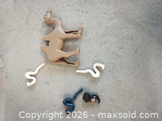 MaxSold Auction: Lego minifigure accessories lot - Toronto (Ontario, Canada) SELLER MANAGED Downsizing Online Auction - Torbarrie Road (STORAGE)