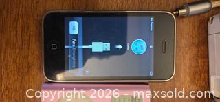 MaxSold Auction: Apple phones and Apple iPod with chargers - Ottawa (Ontario, Canada) SELLER MANAGED Downsizing Online Auction - Seabrooke Drive