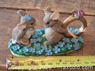 MaxSold Auction: Charming tails - New Westminster (British Columbia, Canada) SELLER MANAGED Reseller Online Auction - Canfor Avenue