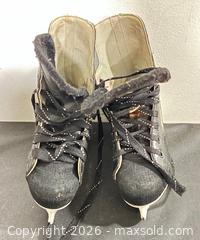 MaxSold Auction: Assort Used Skates Lot 3  - Newmarket (Ontario, Canada) PARTNER MANAGED Reseller Online Auction - Walter Avenue