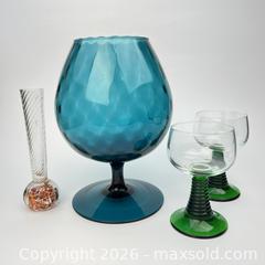MaxSold Auction: Lot of MCM Glass Empoli Italy Roemer Beehive Glasses and Bud Vase - Toronto (Ontario, Canada) SELLER MANAGED Downsizing Online Auction - Greenland Road
