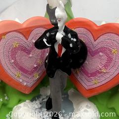 MaxSold Auction: Ranboo Snow Globe You Tooz YouTooz Collectible Original Box Youtuber - Toronto (Ontario, Canada) SELLER MANAGED Downsizing Online Auction - Greenland Road