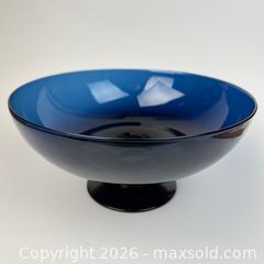 MaxSold Auction: Signed Orrefors Kosta Boda Sweden Large Blue Cobalt Bowl Pedestal Art Glass Large - Toronto (Ontario, Canada) SELLER MANAGED Downsizing Online Auction - Greenland Road