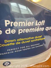 MaxSold Auction: Double/Queen White Down-Alternative Duvet 88 x 88 in - Kingston (Ontario, Canada) SELLER MANAGED Downsizing Online Auction - Langfield Street