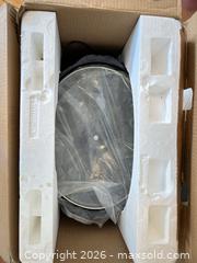 MaxSold Auction: Crock-Pot 6-Quart Smart-Pot Programmable Slow Cooker (Stainless/Black) - Saanich (British Columbia, Canada) SELLER MANAGED Estate Sale Online Auction - Doncaster Drive