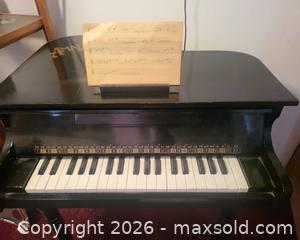 MaxSold Auction: Amadeus Hering Mini Grand Toy Piano, 22 Keys, Black Lacquer - San Jose (California, USA) PARTNER MANAGED Estate Sale Online Auction - Dunn Ave