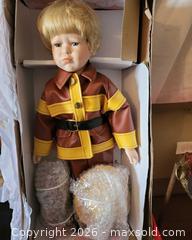 MaxSold Auction: Lot of 5 Collectible Dolls, 12–18in, Porcelain & Vinyl - San Jose (California, USA) PARTNER MANAGED Estate Sale Online Auction - Dunn Ave