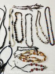 MaxSold Auction: Assortment of lovely vintage necklaces - Vallejo (California, USA) SELLER MANAGED Estate Sale Online Auction - Georgia Street