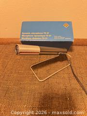 MaxSold Auction: Telefunken TD 21 Dynamic Microphone (Wired) - Vancouver (British Columbia, Canada) SELLER MANAGED Downsizing Online Auction - Ortona Crescent