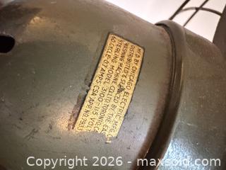 MaxSold Auction: Vintage Chicago Electric / Sterling Olive Green Metal Table Fan - Vancouver (British Columbia, Canada) SELLER MANAGED Downsizing Online Auction - Ortona Crescent