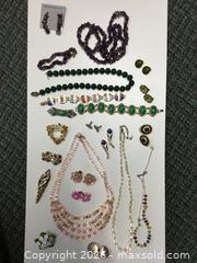 MaxSold Auction: Costume Jewelry Grouping - Saanich (British Columbia, Canada) PARTNER MANAGED Reseller Online Auction - Old West Saanich Road