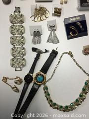 MaxSold Auction: Costume Jewelry Lot - Saanich (British Columbia, Canada) PARTNER MANAGED Reseller Online Auction - Old West Saanich Road