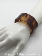 MaxSold Auction: Vintage Cuff  - Saanich (British Columbia, Canada) PARTNER MANAGED Reseller Online Auction - Old West Saanich Road