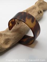 MaxSold Auction: Vintage Cuff  - Saanich (British Columbia, Canada) PARTNER MANAGED Reseller Online Auction - Old West Saanich Road