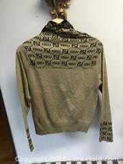 MaxSold Auction: Women's Quality Sweater - Saanich (British Columbia, Canada) PARTNER MANAGED Reseller Online Auction - Old West Saanich Road