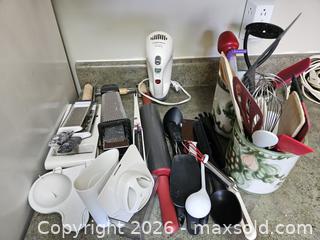 MaxSold Auction: Kitchen Utensil & Mason Jar Lot — Spatulas, Whisks, Mixer - Virginia Beach (Virginia, USA) SELLER MANAGED Downsizing Online Auction - Beachview Drive