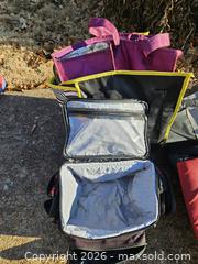 MaxSold Auction: Lot of 5 Reusable Tote and Insulated Lunch Bags - Virginia Beach (Virginia, USA) SELLER MANAGED Downsizing Online Auction - Beachview Drive