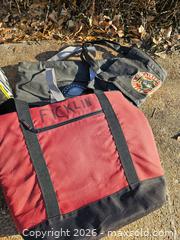 MaxSold Auction: Lot of 5 Reusable Tote and Insulated Lunch Bags - Virginia Beach (Virginia, USA) SELLER MANAGED Downsizing Online Auction - Beachview Drive