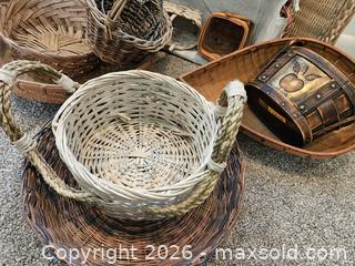 MaxSold Auction: Lot of Decorative & Functional Baskets/Containers (Approx. 10) - Virginia Beach (Virginia, USA) SELLER MANAGED Downsizing Online Auction - Beachview Drive
