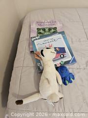 MaxSold Auction: Plush Toy and Sealed Craft Kit Lot - Virginia Beach (Virginia, USA) SELLER MANAGED Downsizing Online Auction - Beachview Drive