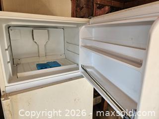 MaxSold Auction: Whirlpool Top-Freezer Refrigerator, White - Virginia Beach (Virginia, USA) SELLER MANAGED Downsizing Online Auction - Beachview Drive