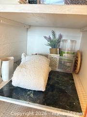 MaxSold Auction: Mixed Lot — Small Bathroom Home Decor & Craft Items w/ Towels  - Burnaby (British Columbia, Canada) PARTNER MANAGED Estate Sale Online Auction - Cardston Court (CONDO)