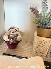 MaxSold Auction: Mixed Lot — Small Bathroom Home Decor & Craft Items w/ Towels  - Burnaby (British Columbia, Canada) PARTNER MANAGED Estate Sale Online Auction - Cardston Court (CONDO)